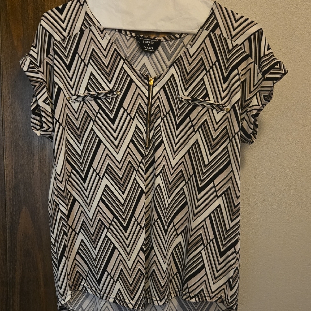 Forever 21 Black and White Graphic Blouse